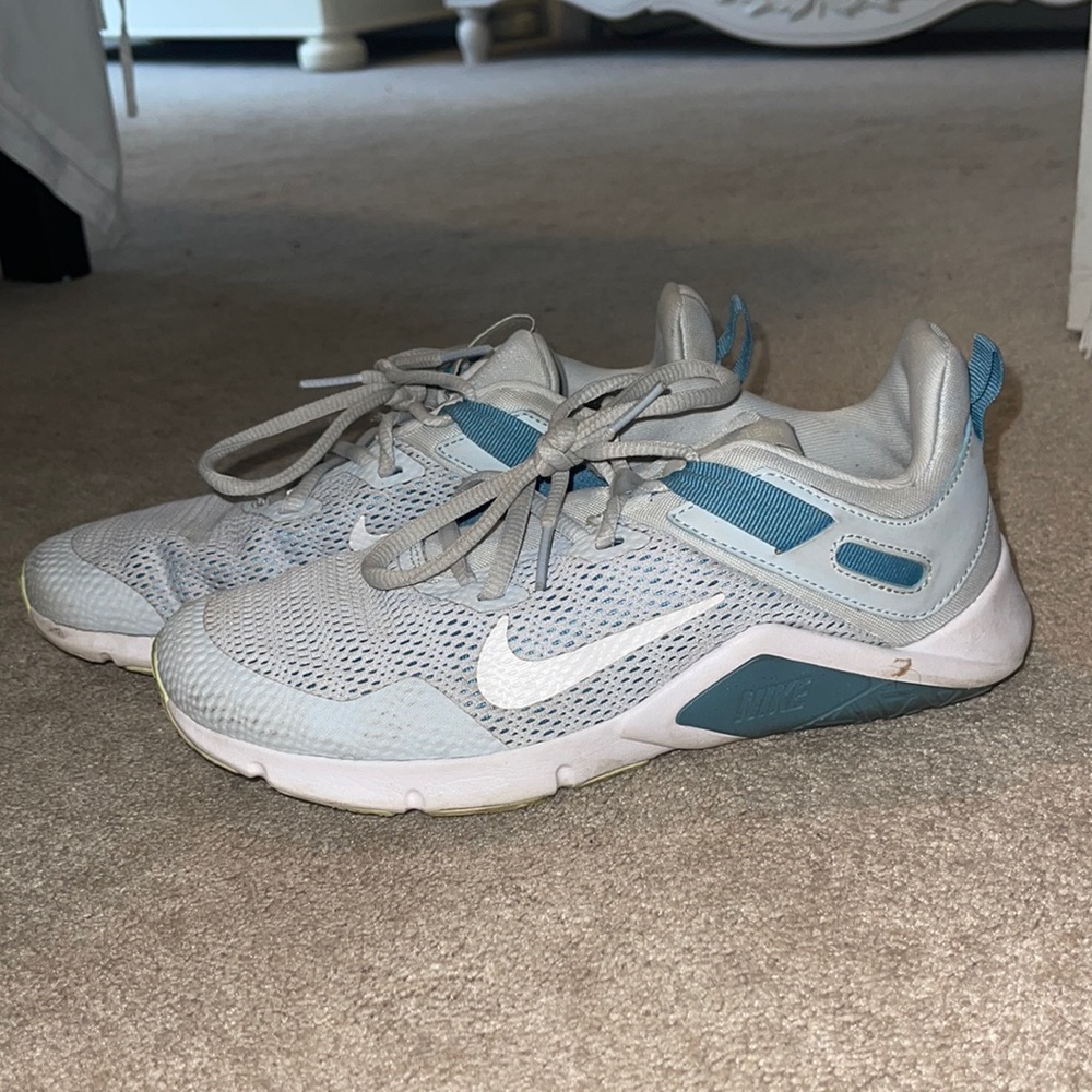 Nike Women’s Shoes Size 7.5